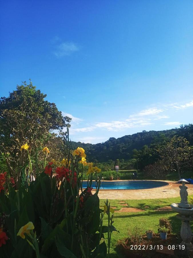 Pousada Carmel Garden ปิเรนนอโปลิส ภายนอก รูปภาพ